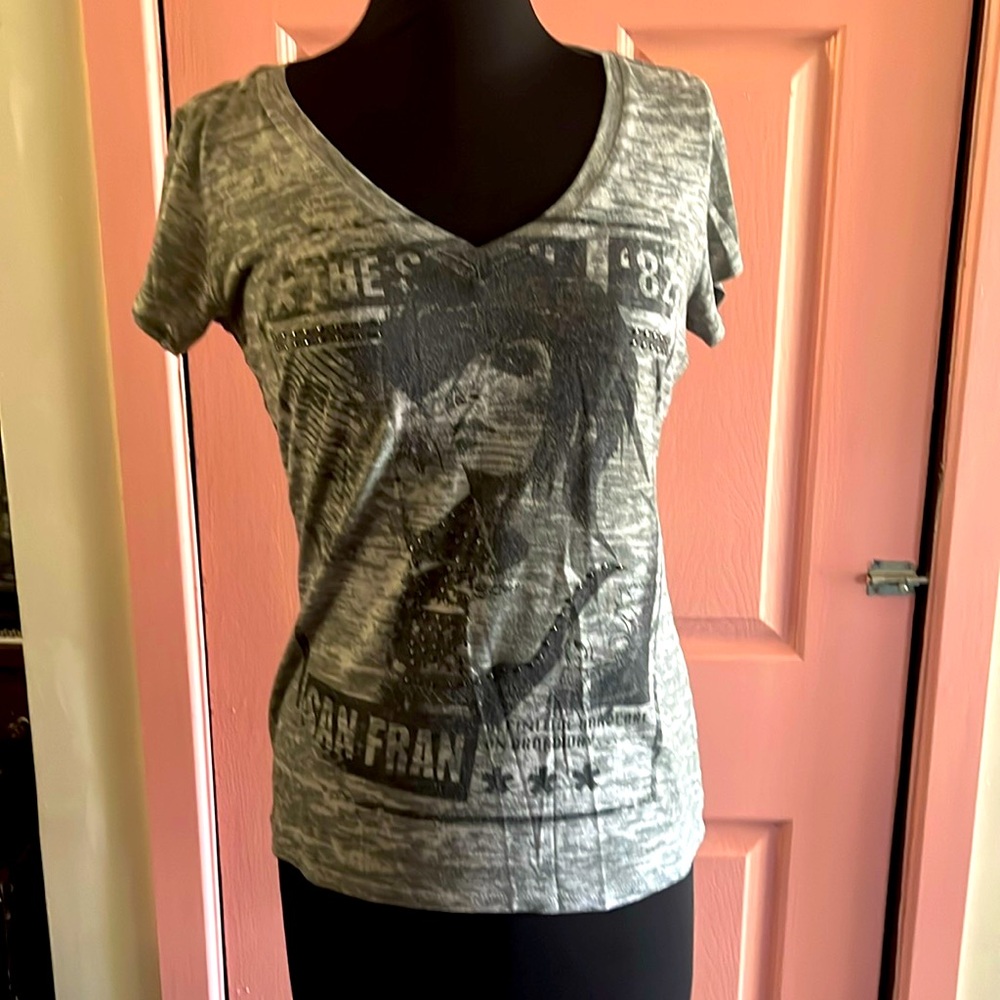 Burnout style V-neck Tshirt. Size: L